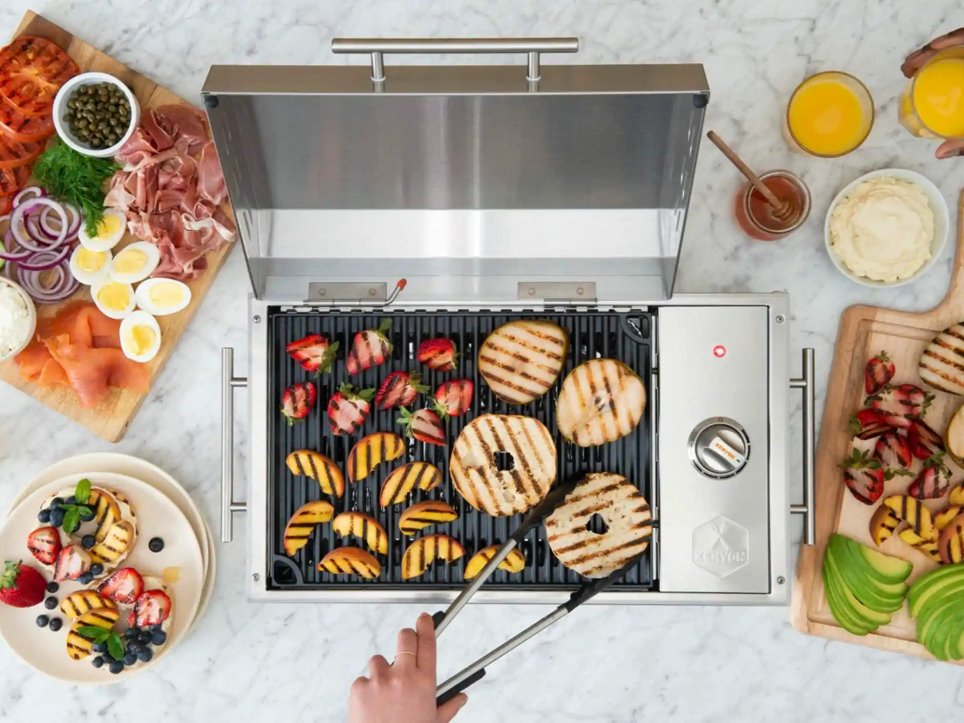 Kenyon City Grill electric grill with breakfast on the grate from the top down