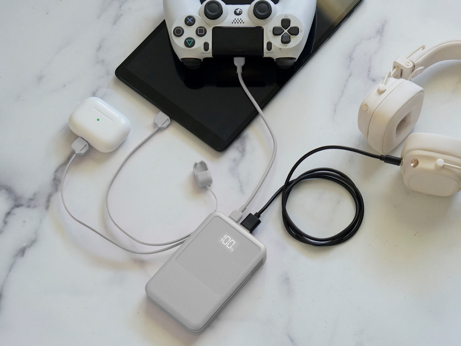 Limitless MagSafe power bank 10K in silver charging devices