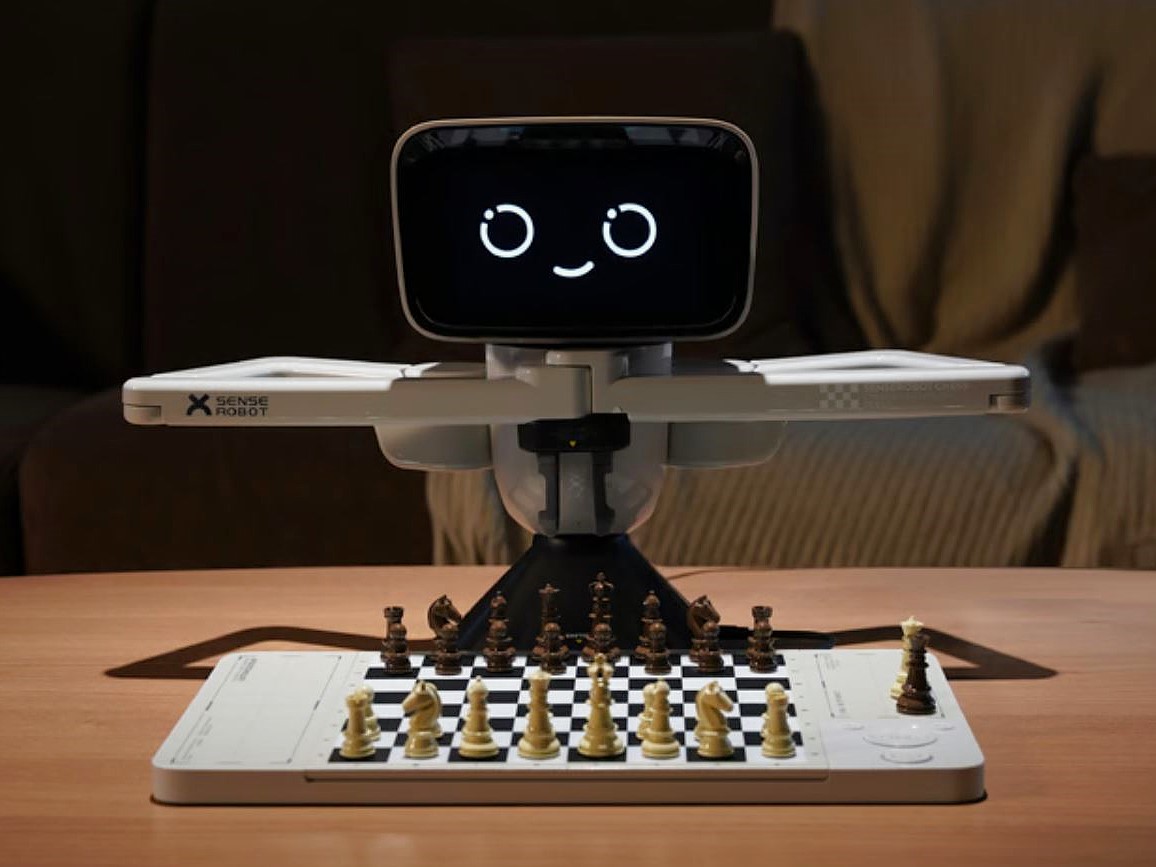 SenseRobot Chess Mini set up with clear view of board